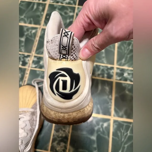 DRose 773 Basketball Shoes Cream color. Men’s Size: 10.5 - Picture 3 of 12